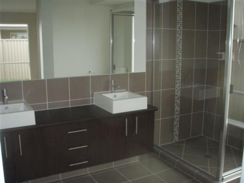 27 Rhodium Crescent, Hope Island QLD 4212