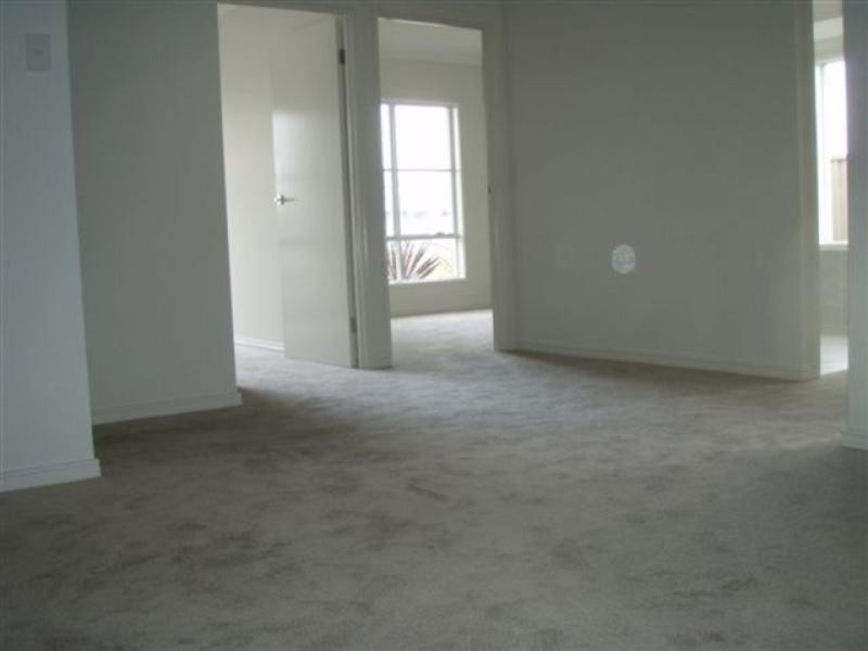 27 Rhodium Crescent, Hope Island QLD 4212