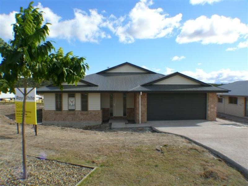 13 Farraday Crescent, Pacific Pines QLD 4211