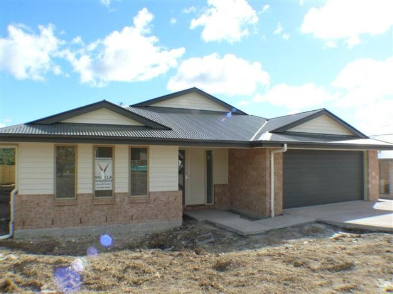 13 Farraday Crescent, Pacific Pines QLD 4211