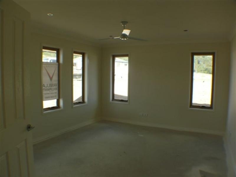 13 Farraday Crescent, Pacific Pines QLD 4211