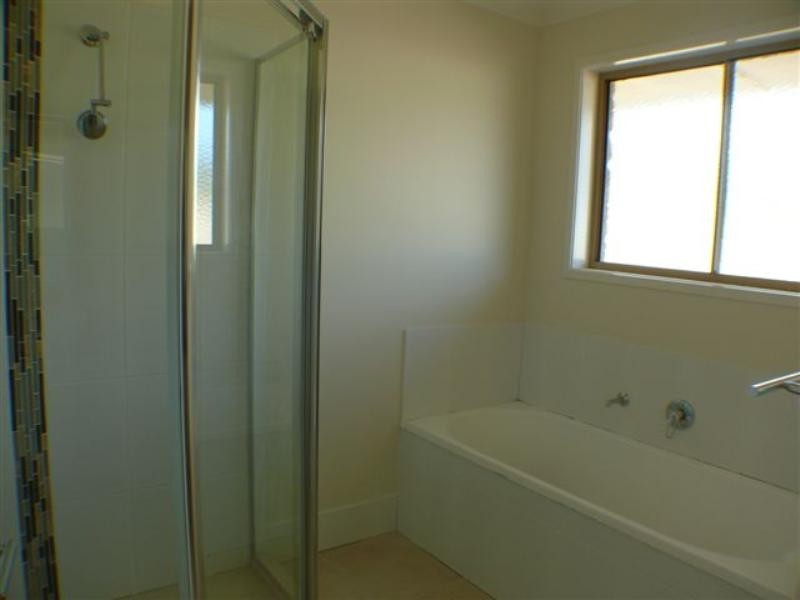 13 Farraday Crescent, Pacific Pines QLD 4211