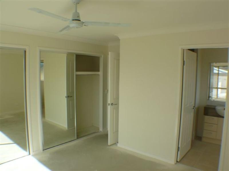 13 Farraday Crescent, Pacific Pines QLD 4211