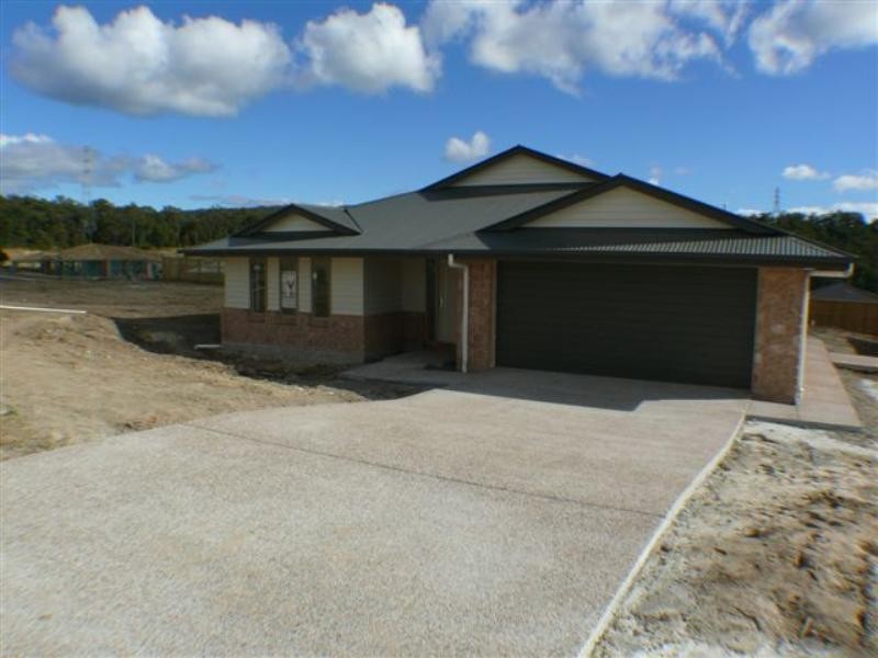13 Farraday Crescent, Pacific Pines QLD 4211