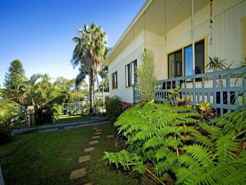 19 Allden Avenue, Labrador QLD 4215