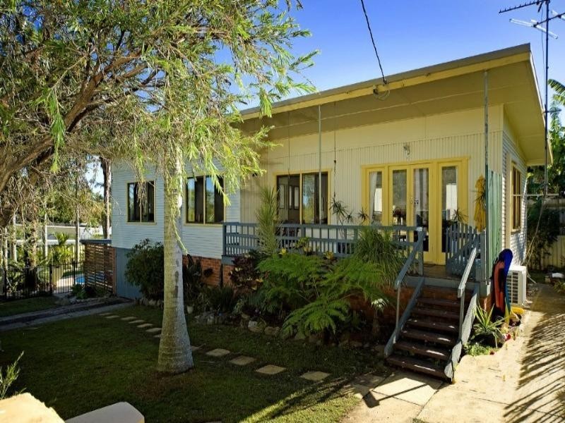 19 Allden Avenue, Labrador QLD 4215