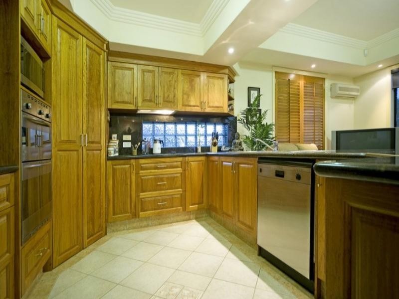 74 Armstrong Way, Highland Park QLD 4211