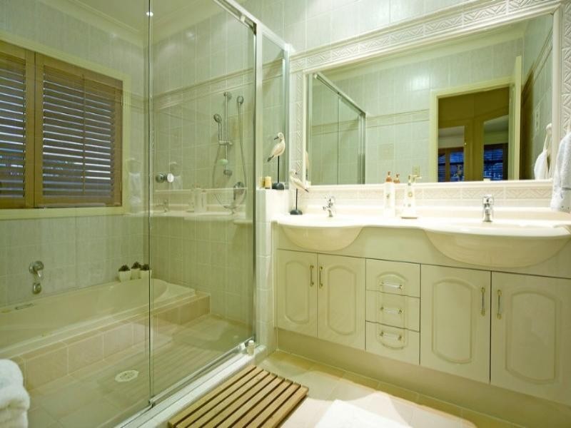 74 Armstrong Way, Highland Park QLD 4211