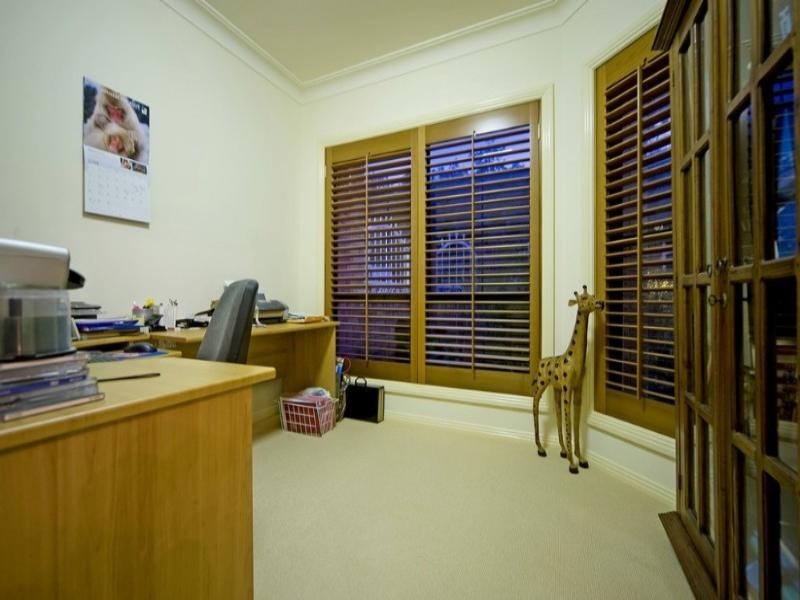 74 Armstrong Way, Highland Park QLD 4211