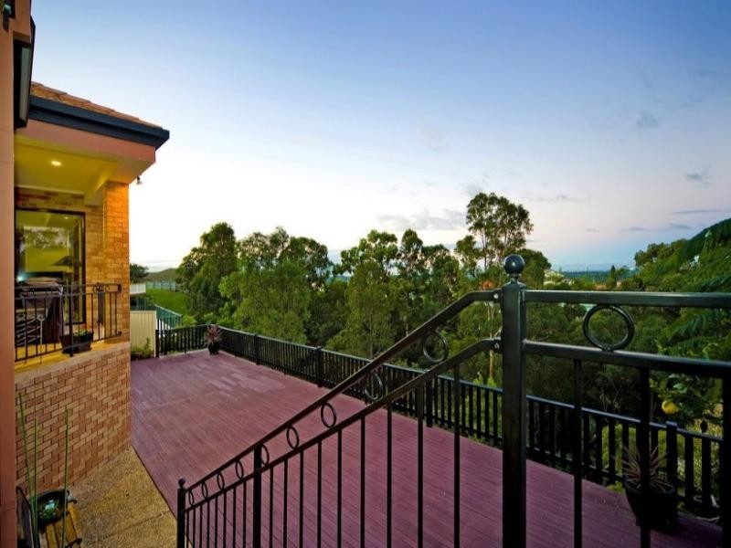 74 Armstrong Way, Highland Park QLD 4211