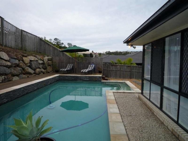 3 Hawker Street, Pacific Pines QLD 4211