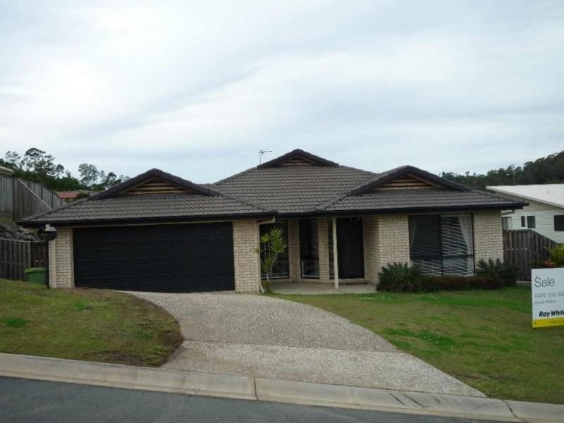3 Hawker Street, Pacific Pines QLD 4211