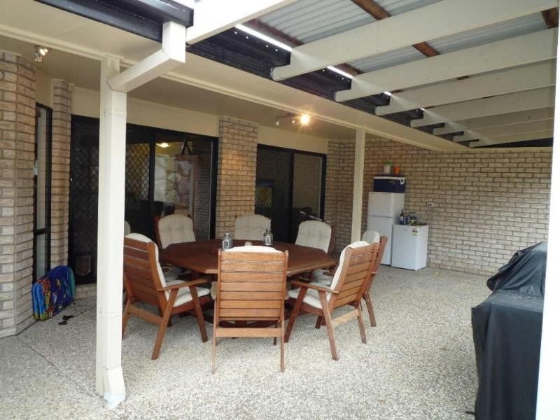 3 Hawker Street, Pacific Pines QLD 4211