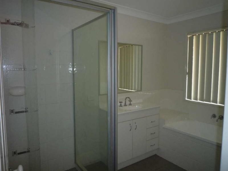 50 Codrington Circuit, Pacific Pines QLD 4211