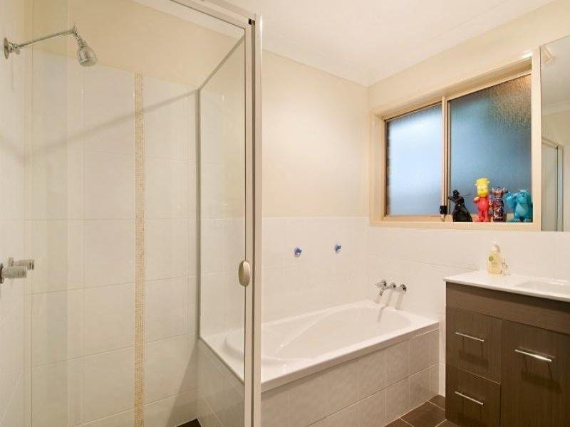 231 Universal Street, Oxenford QLD 4210