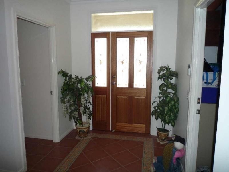 11 Huxley Court, Pacific Pines QLD 4211