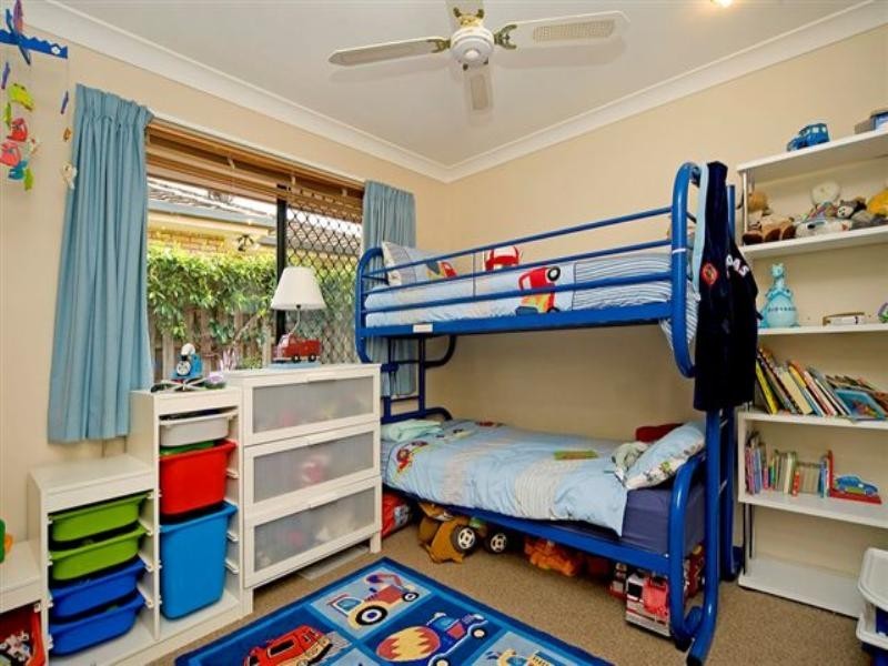 31 Enderbury Crescent, Pacific Pines QLD 4211