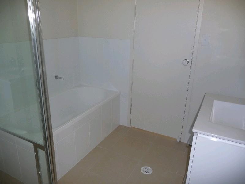 1/55 Wunburra Circuit, Pacific Pines QLD 4211
