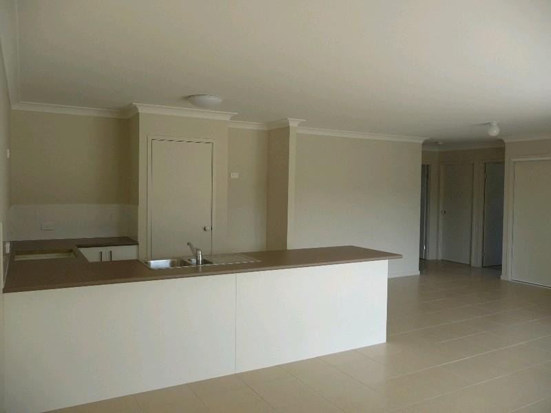 1/55 Wunburra Circuit, Pacific Pines QLD 4211