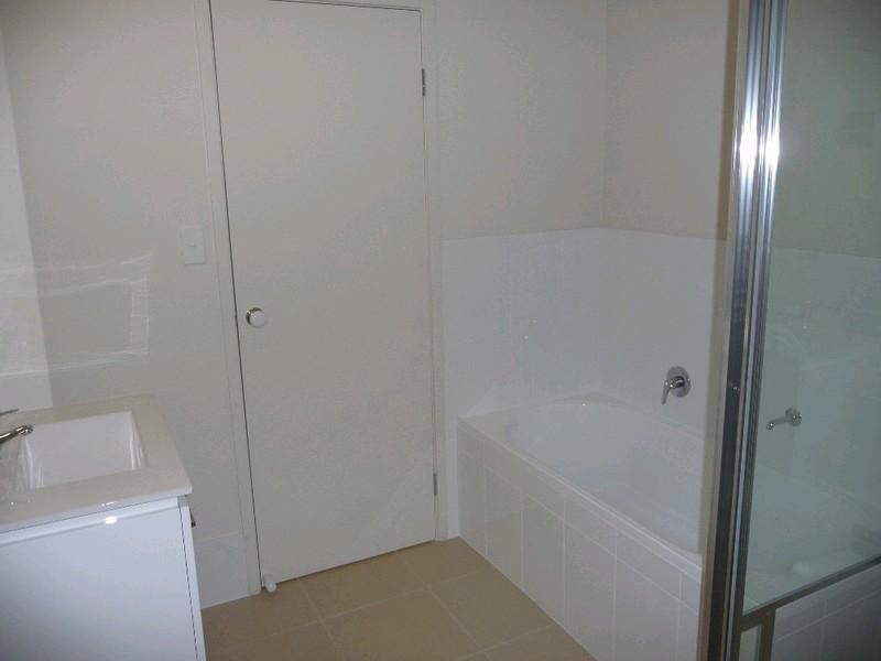 2/55 Wunburra Circuit, Pacific Pines QLD 4211