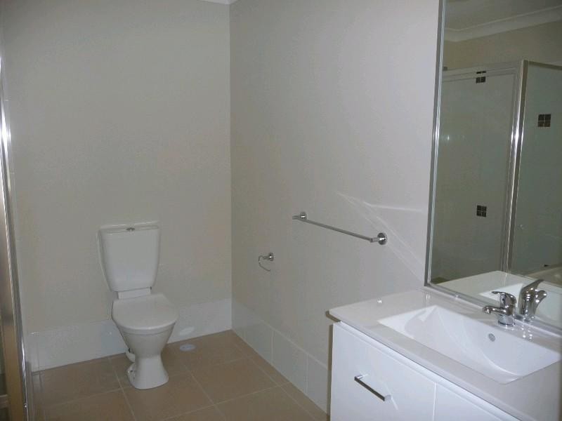 2/55 Wunburra Circuit, Pacific Pines QLD 4211