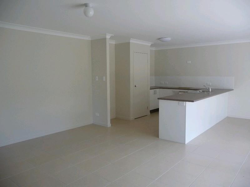 2/55 Wunburra Circuit, Pacific Pines QLD 4211