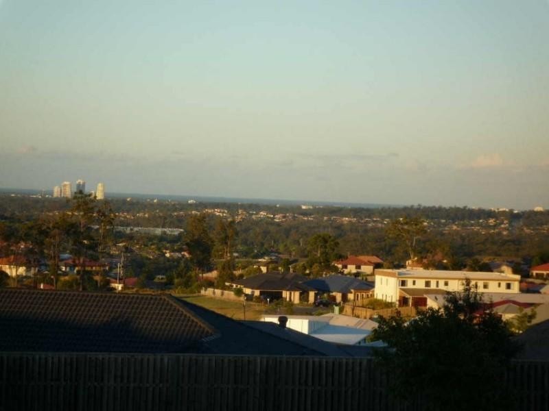 31 Laughlen Chase, Pacific Pines QLD 4211