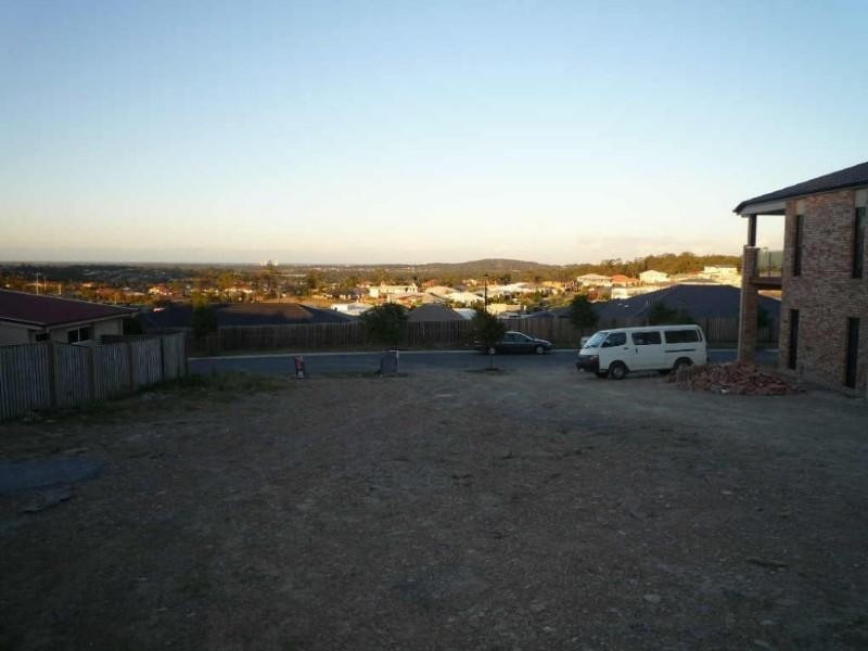 31 Laughlen Chase, Pacific Pines QLD 4211