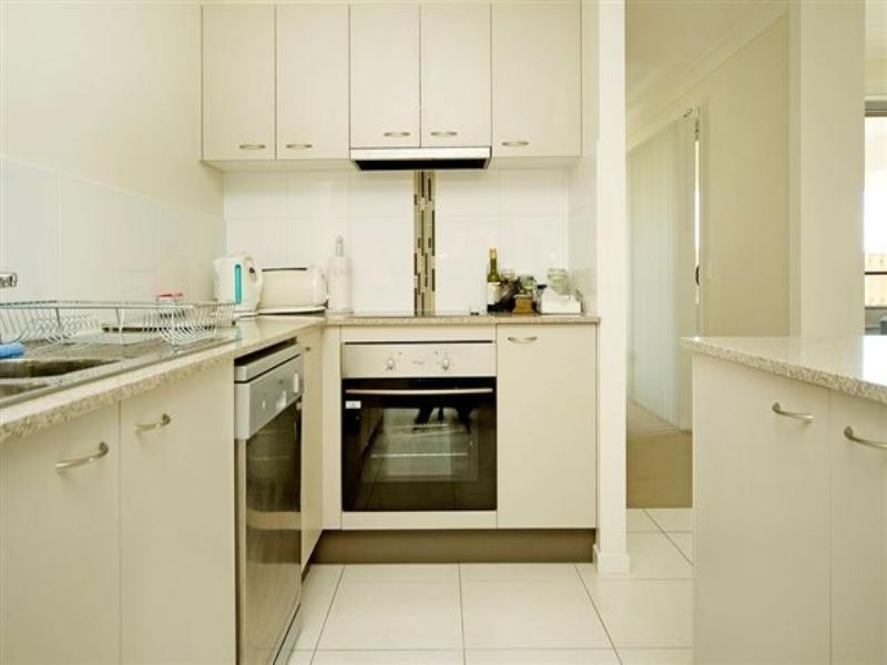9 Haughton Street, Pacific Pines QLD 4211