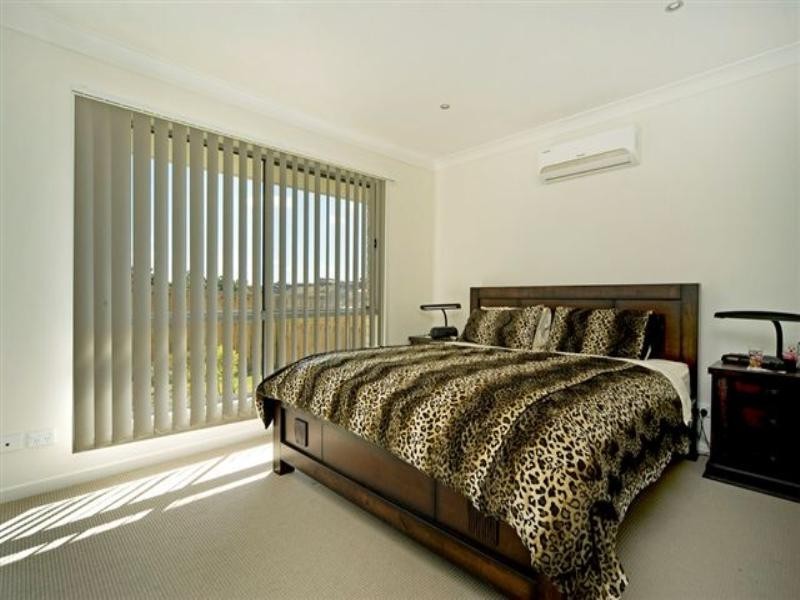 9 Haughton Street, Pacific Pines QLD 4211