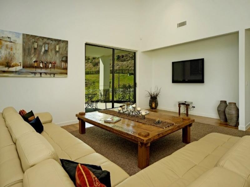 10 Meadow Court, Maudsland QLD 4210