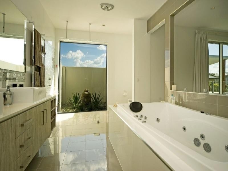 10 Meadow Court, Maudsland QLD 4210