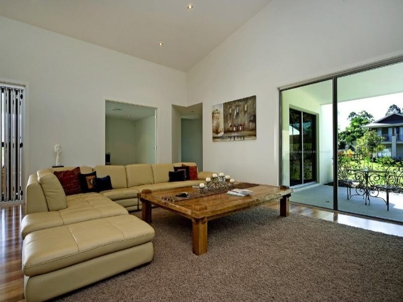 10 Meadow Court, Maudsland QLD 4210