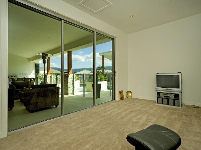 10 Meadow Court, Maudsland QLD 4210