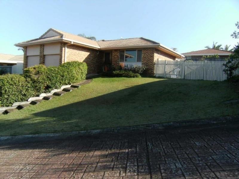 13 Range Court, Arundel QLD 4214