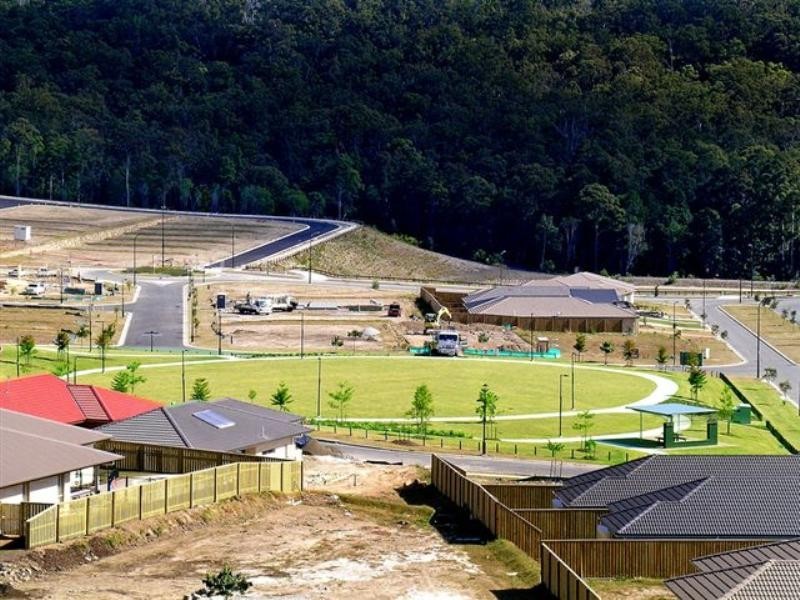 48 Hawkesbury Avenue, Pacific Pines QLD 4211