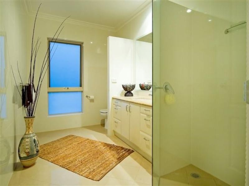 8063 Riverside Drive, Hope Island QLD 4212