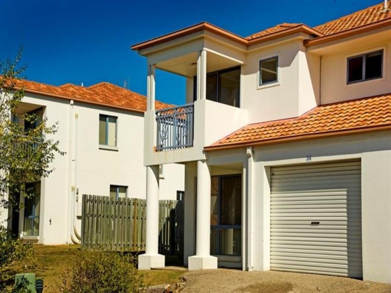 34/2 Studio Drive, Pacific Pines QLD 4211