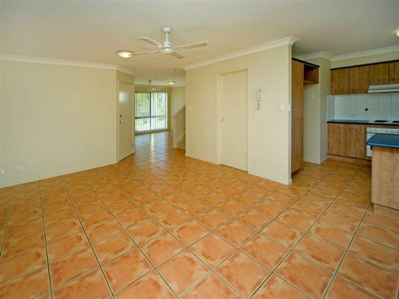 34/2 Studio Drive, Pacific Pines QLD 4211