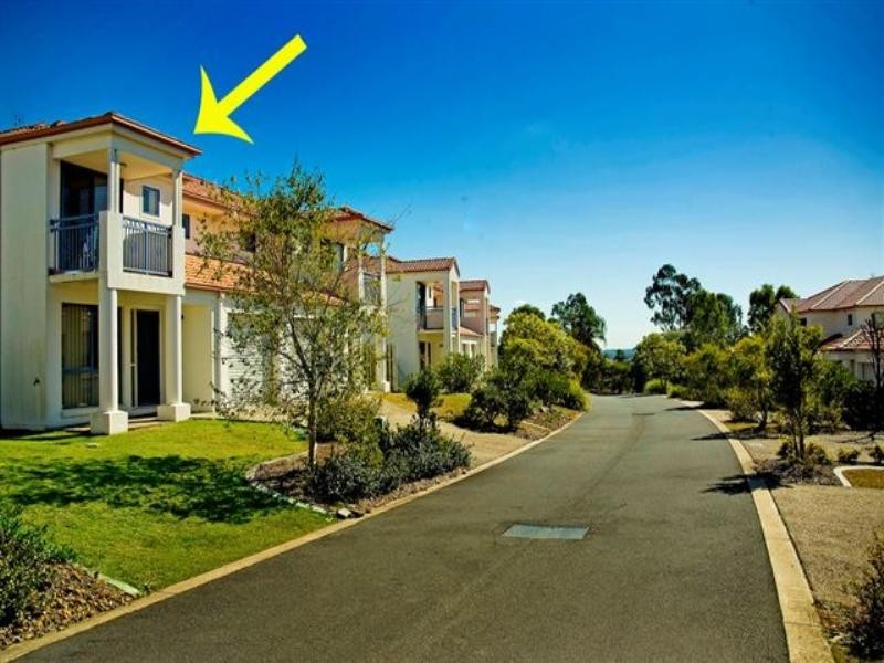 34/2 Studio Drive, Pacific Pines QLD 4211