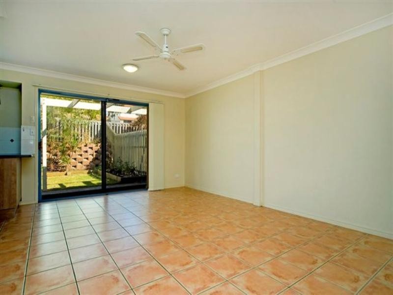 34/2 Studio Drive, Pacific Pines QLD 4211