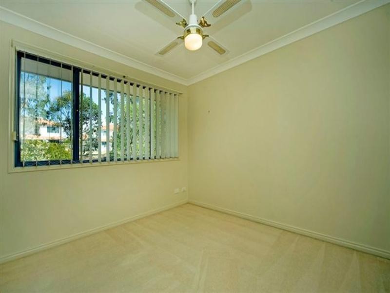 34/2 Studio Drive, Pacific Pines QLD 4211