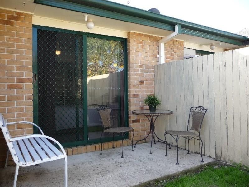 2/76 River Oak Drive, Helensvale QLD 4212