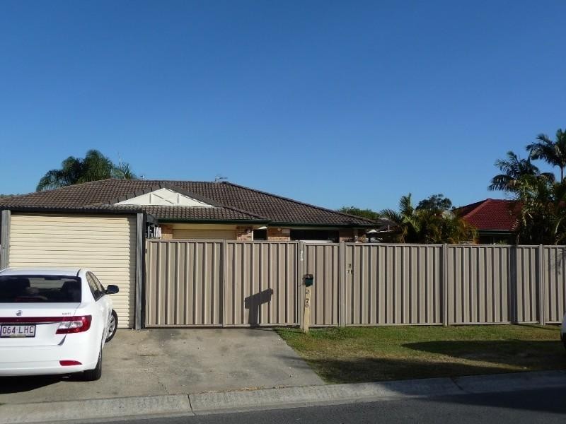 2/76 River Oak Drive, Helensvale QLD 4212