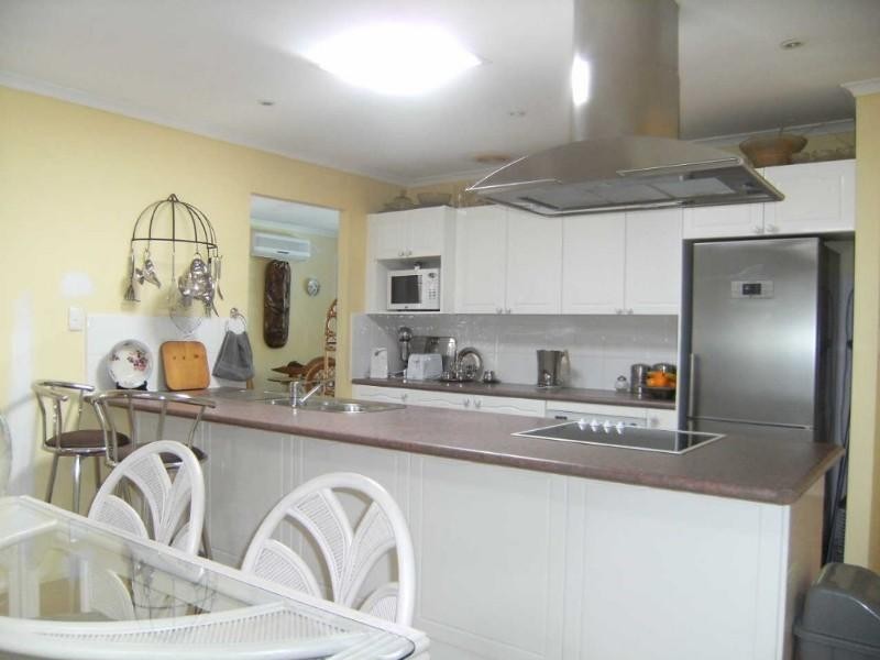 13 Armidale Crescent, Helensvale QLD 4212