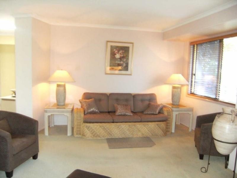 13 Armidale Crescent, Helensvale QLD 4212