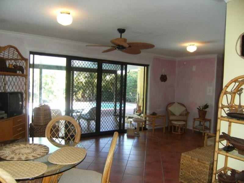 13 Armidale Crescent, Helensvale QLD 4212