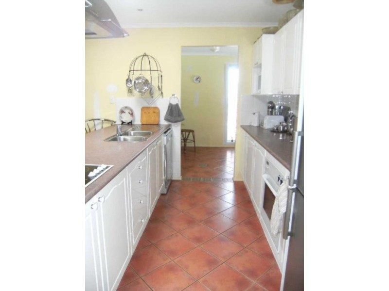 13 Armidale Crescent, Helensvale QLD 4212