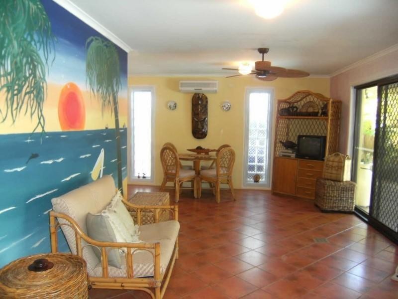 13 Armidale Crescent, Helensvale QLD 4212