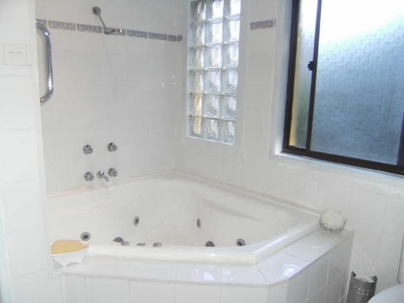 13 Armidale Crescent, Helensvale QLD 4212